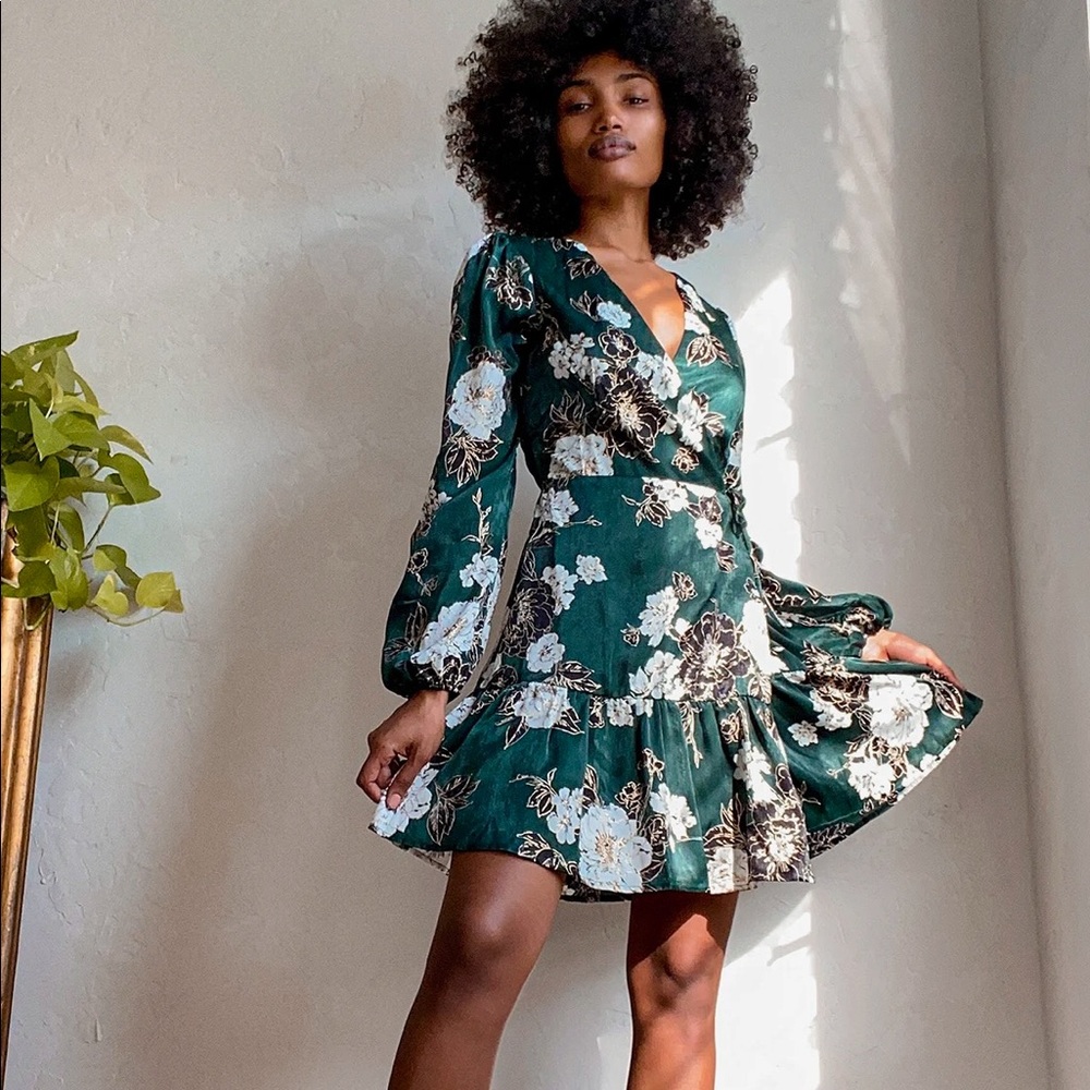 LULUS FLORAL SATIN WRAP DRESS